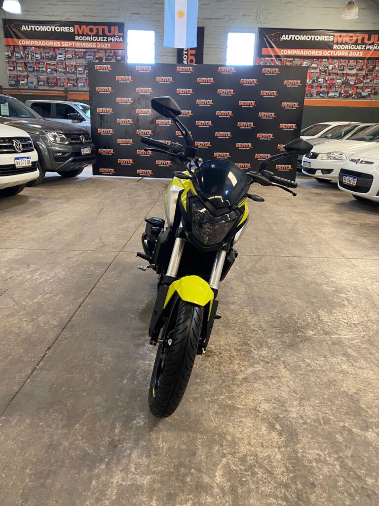 Bajaj Dominar RS 250 Nafta 2025