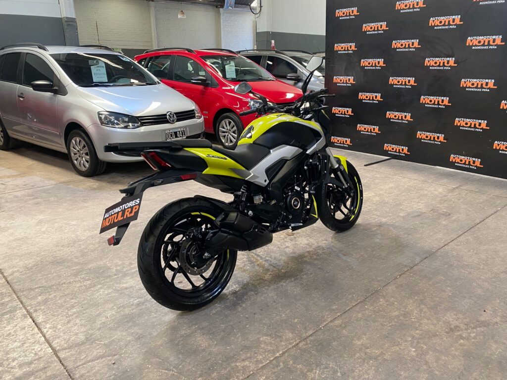 Bajaj Dominar RS 250 Nafta 2025