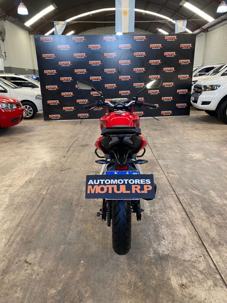 Bajaj Rouser N 250 Nafta 2025