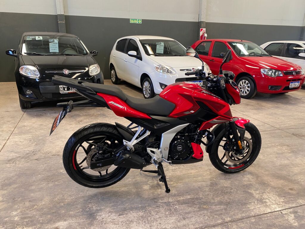 Bajaj Rouser N 250 Nafta 2025