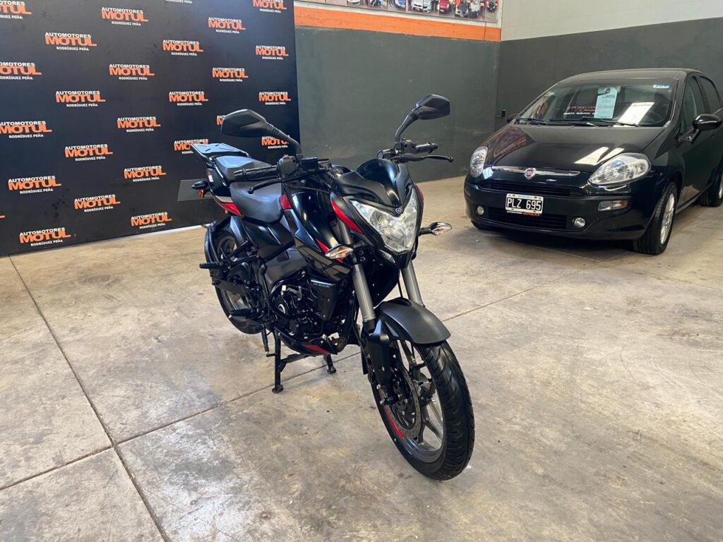 Bajaj Rouser NS 160 Nafta 2025