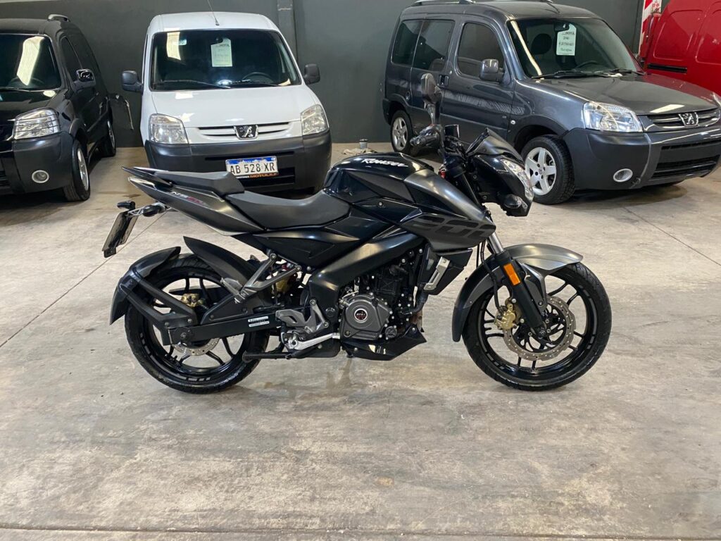 Bajaj Rouser NS 200 Nafta 2018