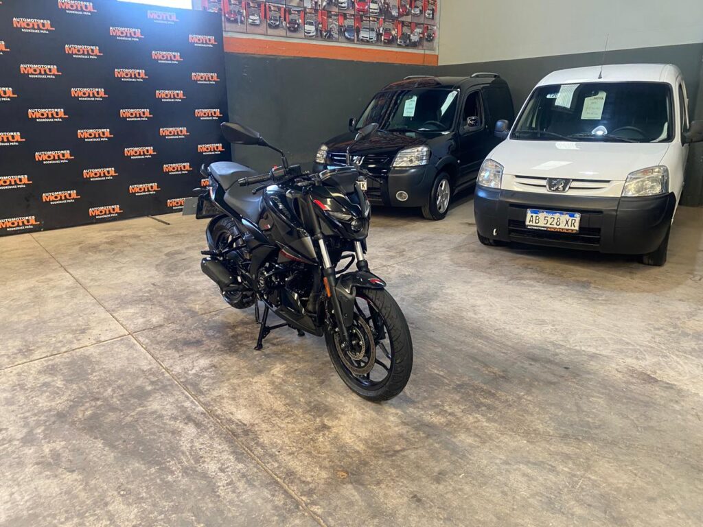 Bajaj Rouser N250 Nafta 2024