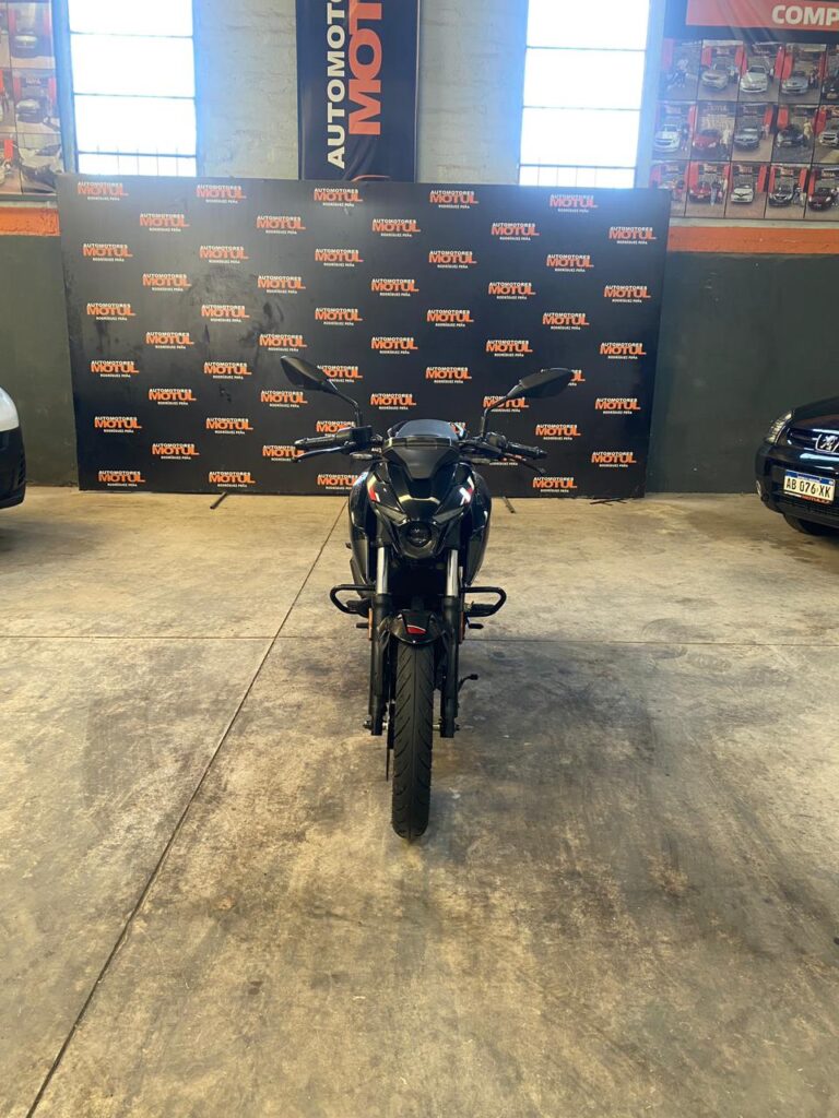 Bajaj Rouser N250 Nafta 2024