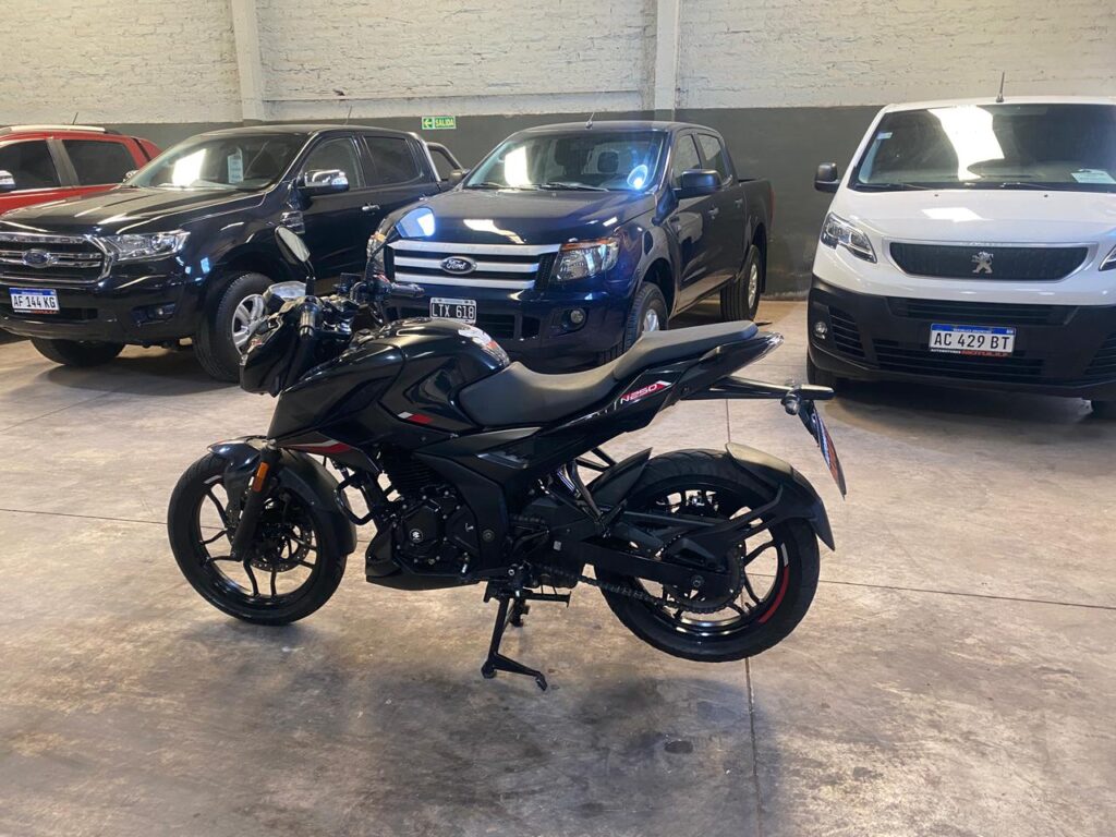 Bajaj Rouser N250 Nafta 2024