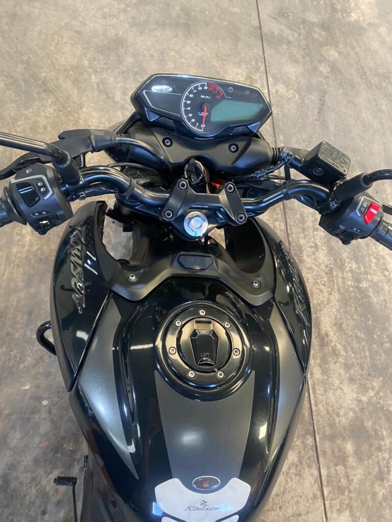 Bajaj Rouser N250 Nafta 2024